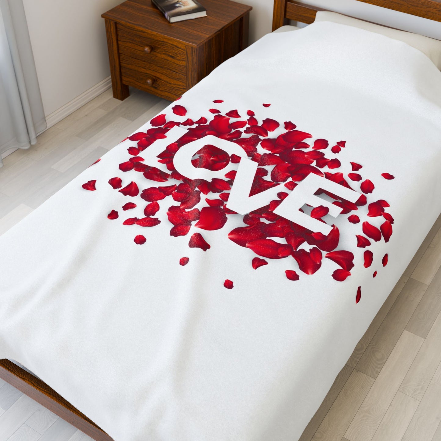 Love with Flowers Printed Velveteen Plush Blanket