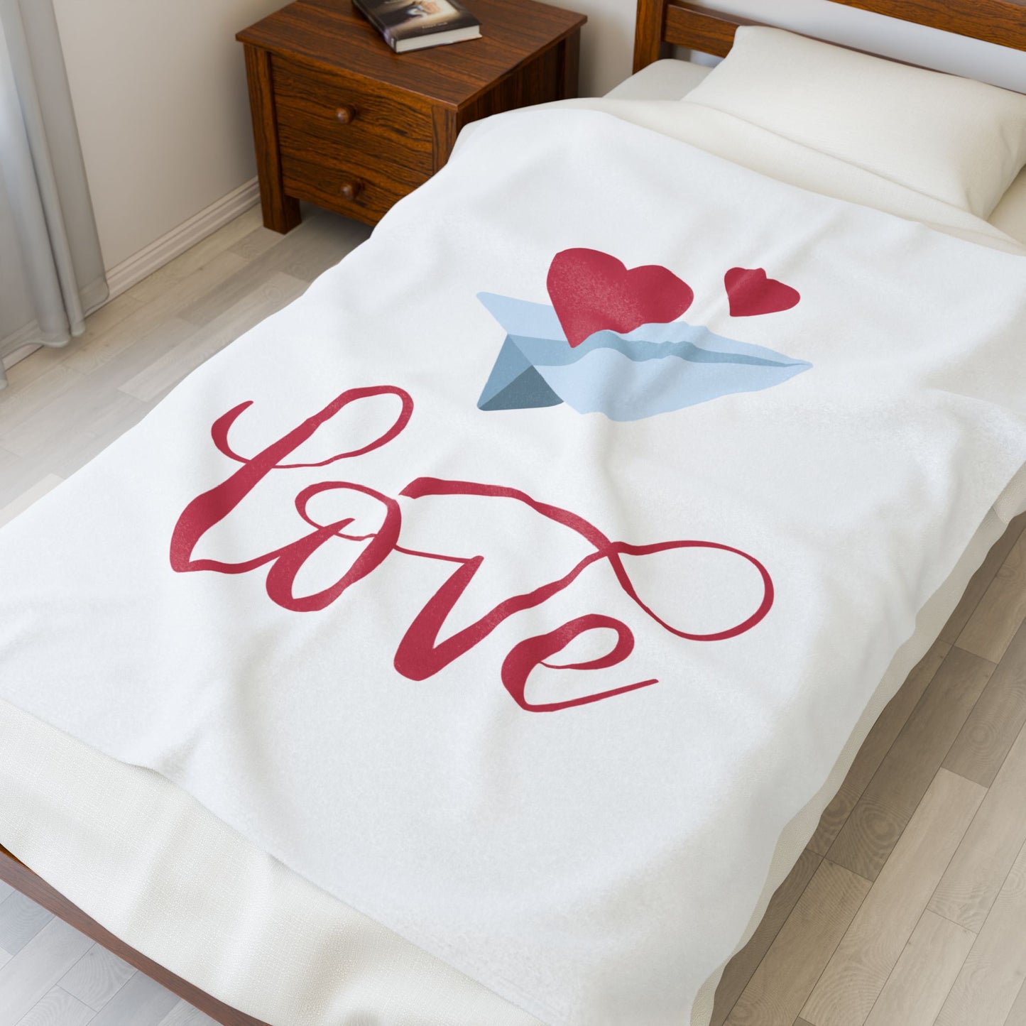 Flying Hearts with Love Printed Velveteen Plush Blanket