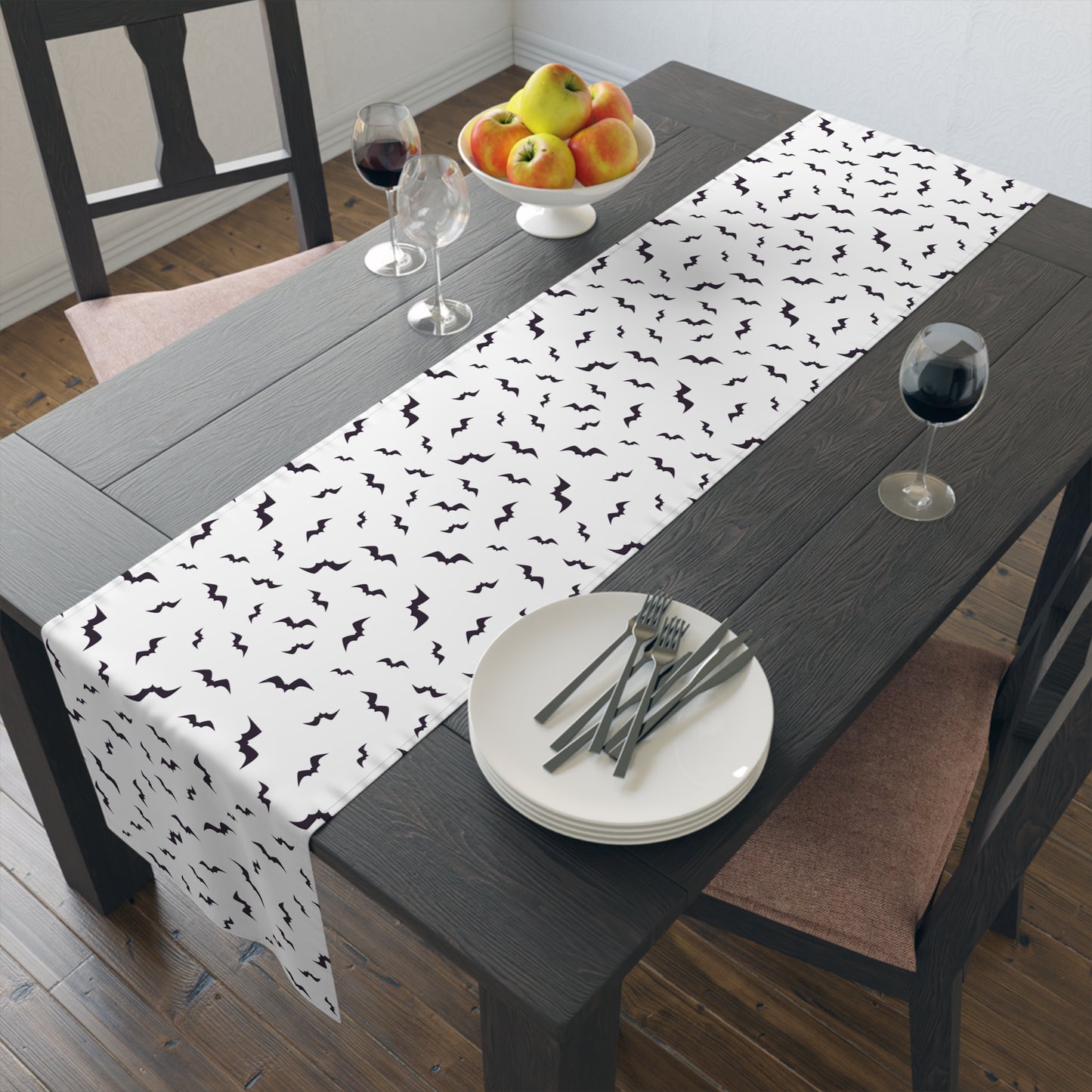 Black Bat Table Runner – Elegant Spooky-Chic Halloween Dining Decor
