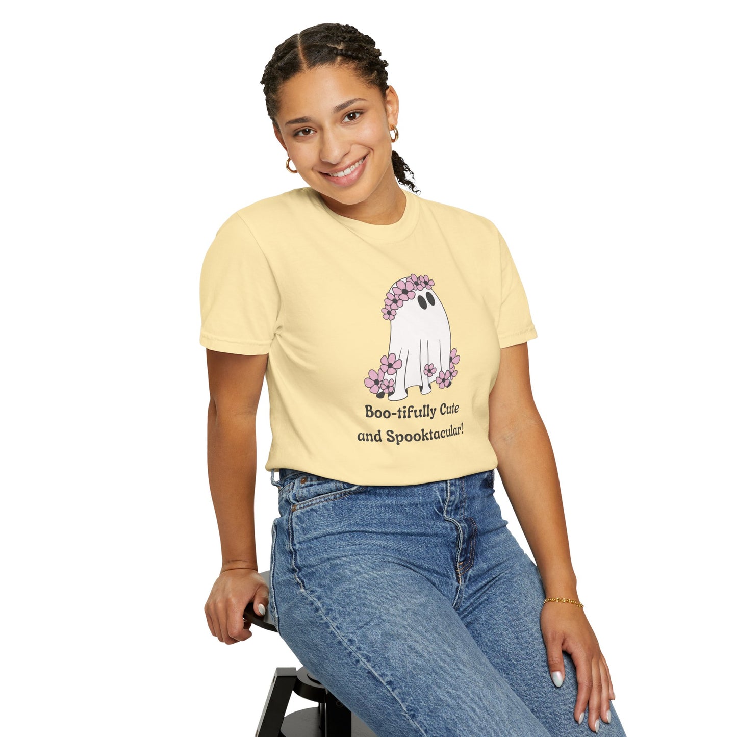Boo-tiful Ghost Tee – Floral Charm Meets Halloween Fun!