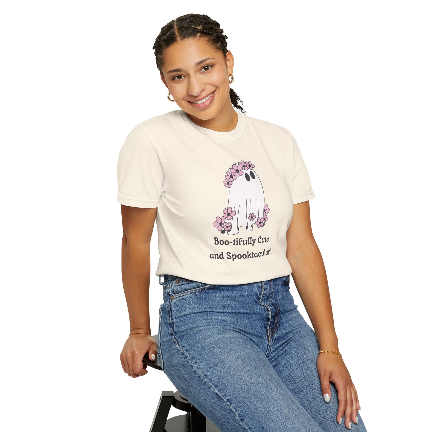 Boo-tiful Ghost Tee – Floral Charm Meets Halloween Fun!