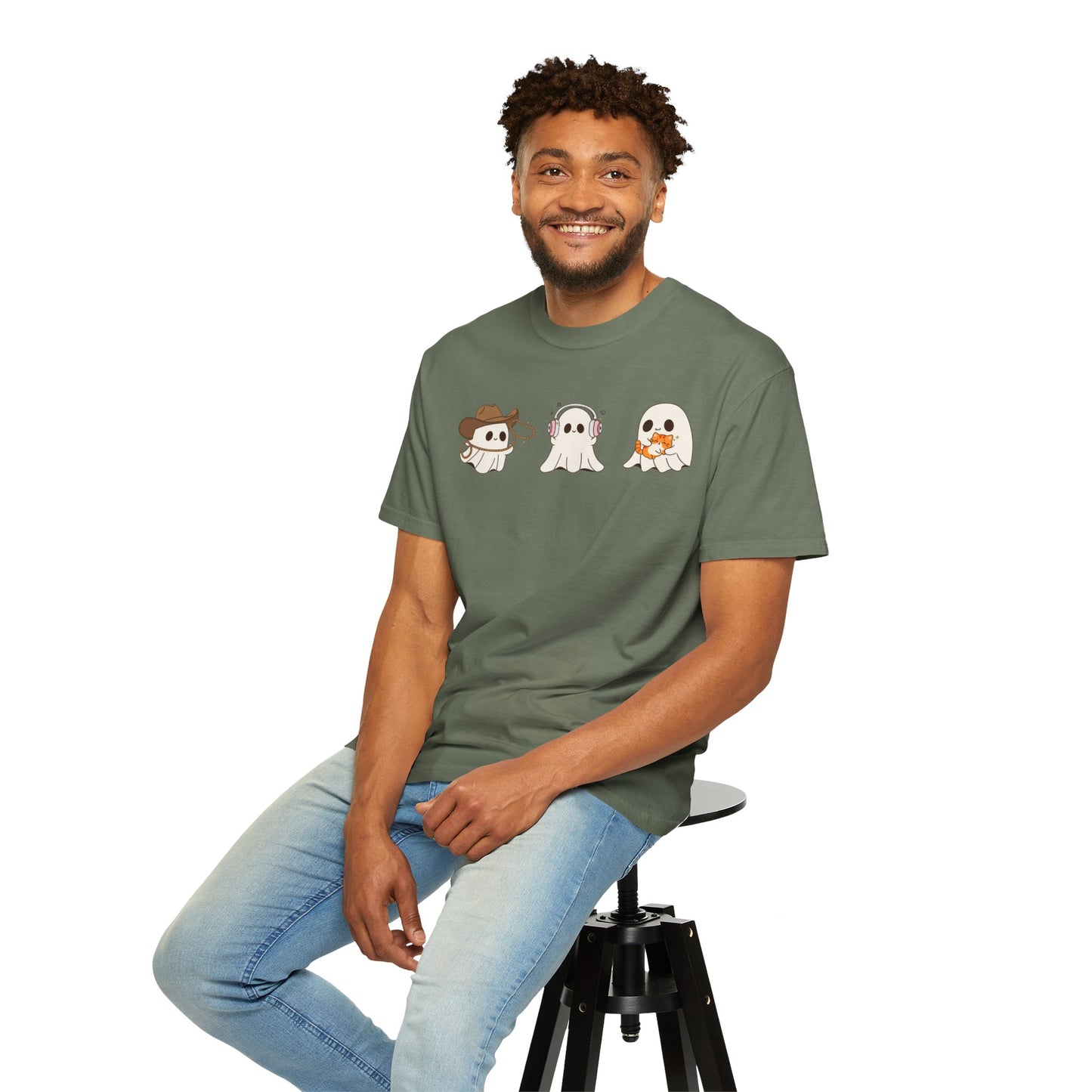 Halloween Ghost Trio T-Shirt – Purple Unisex Tee for Spooky Season & Costume Parties