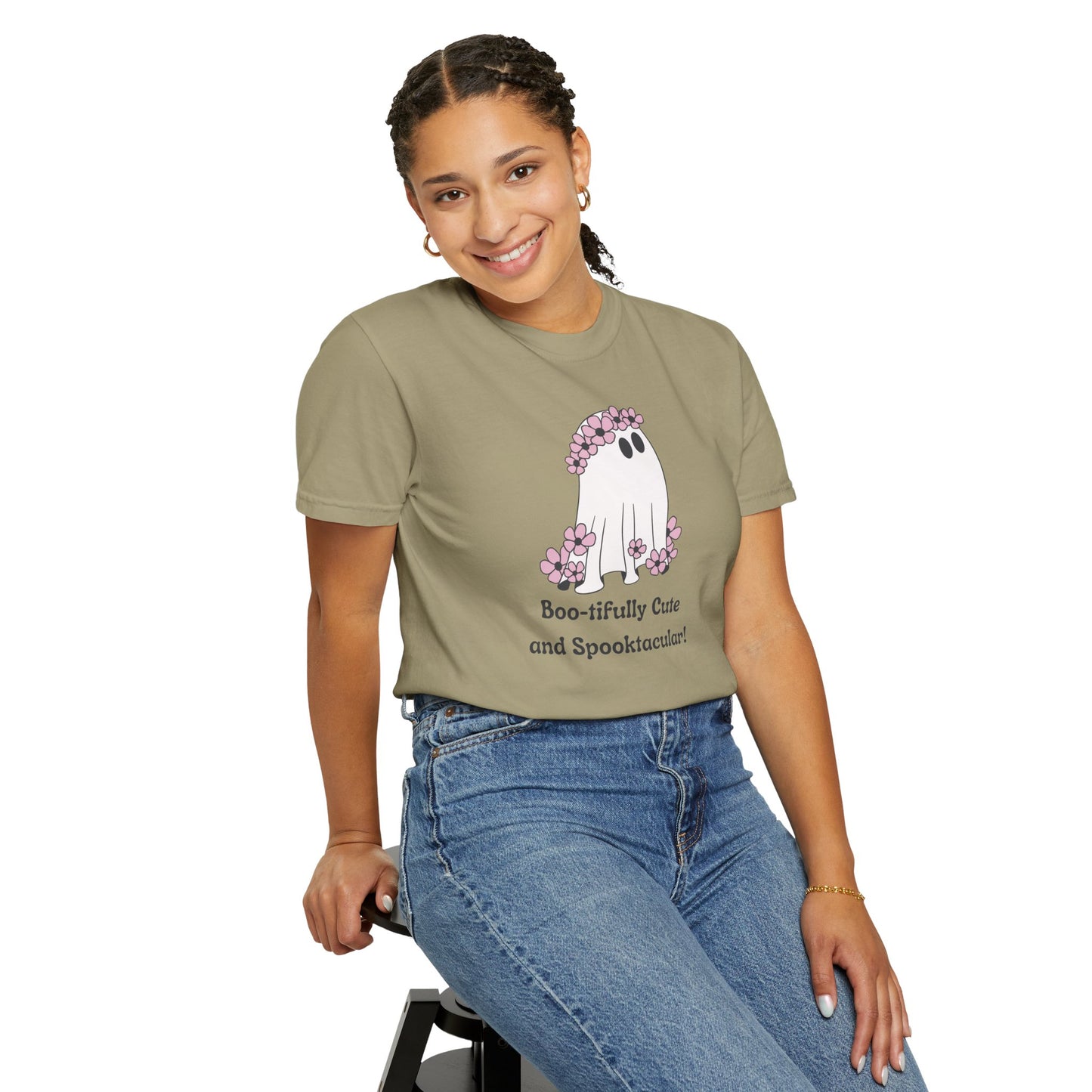 Boo-tiful Ghost Tee – Floral Charm Meets Halloween Fun!
