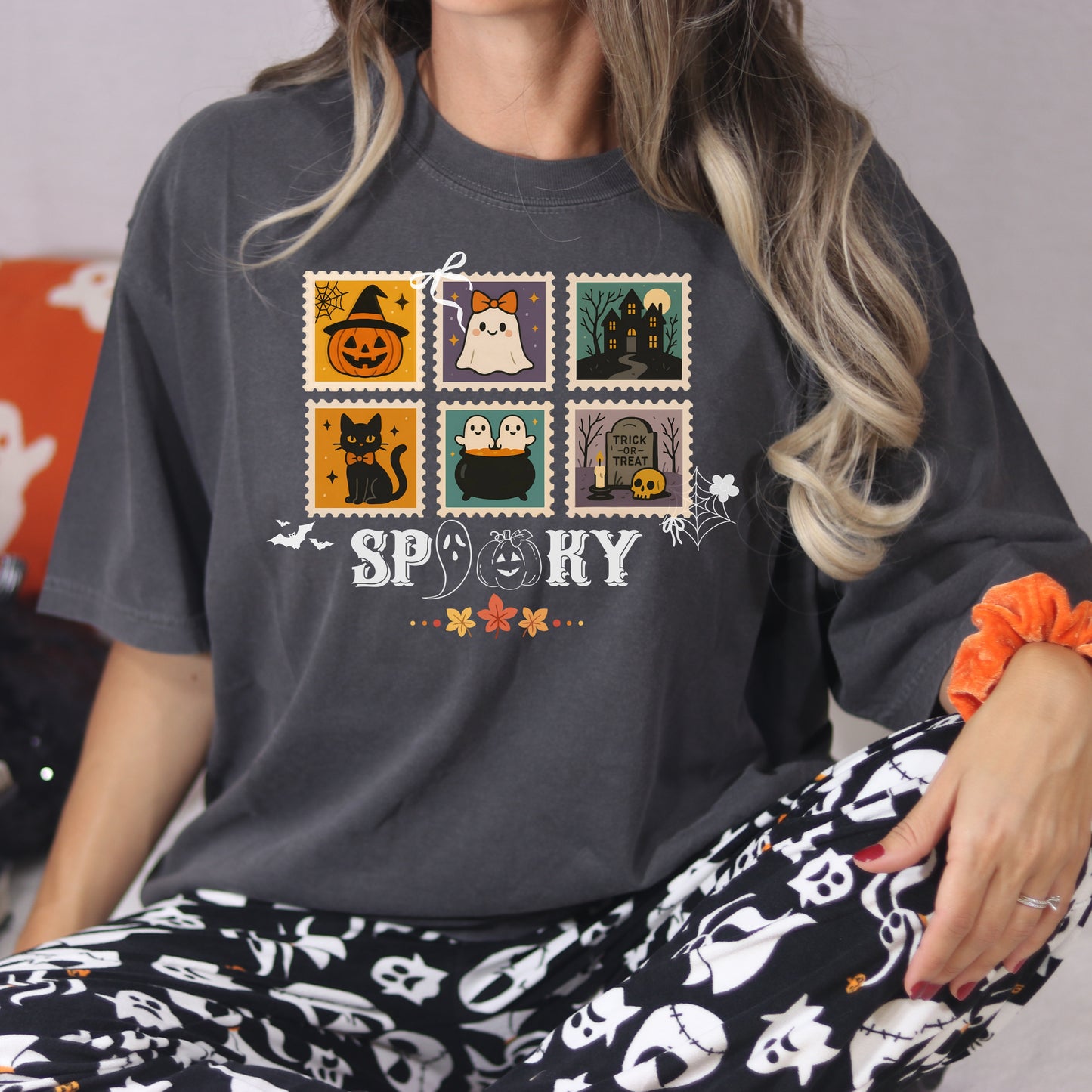 Spooky Halloween Ghost T-Shirt – Cute Fall Graphic Tee with Pumpkins, Bats & Haunted House