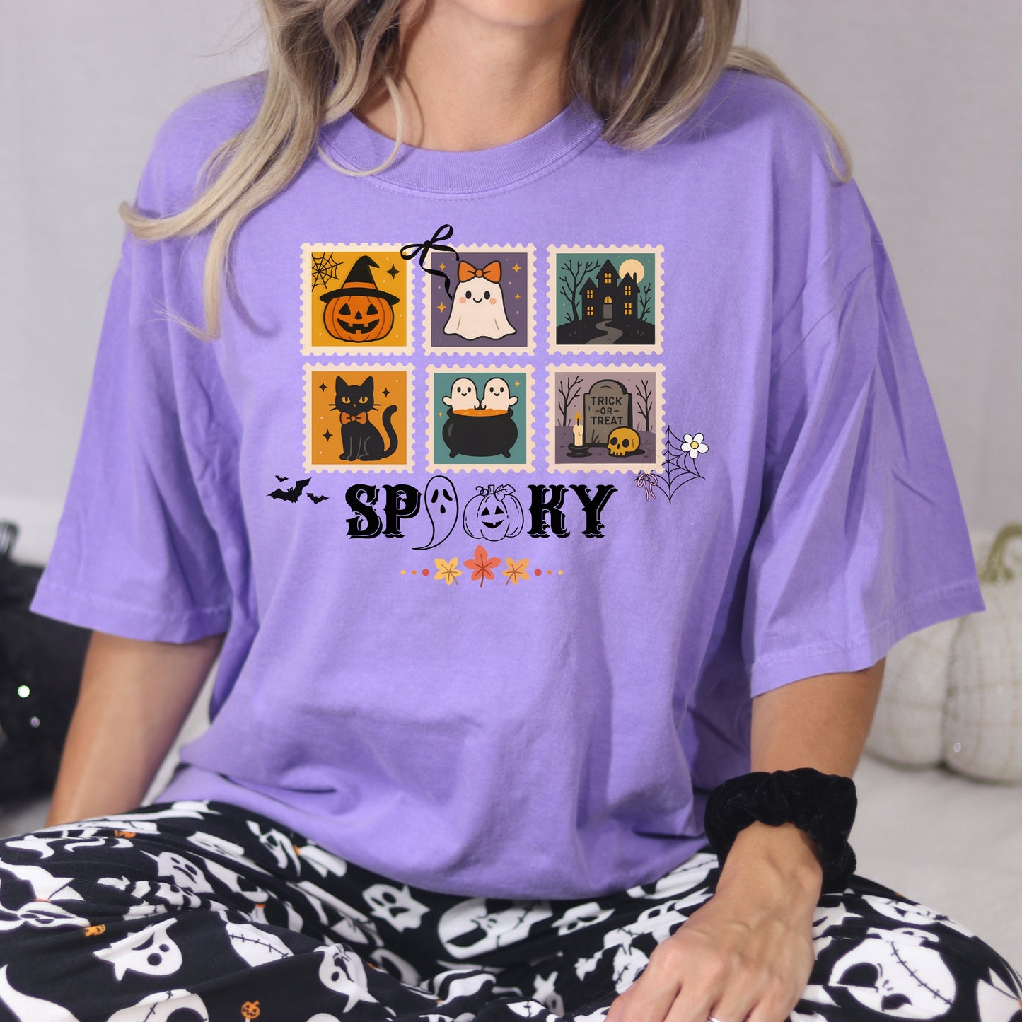Spooky Halloween Ghost T-Shirt – Cute Fall Graphic Tee with Pumpkins, Bats & Haunted House