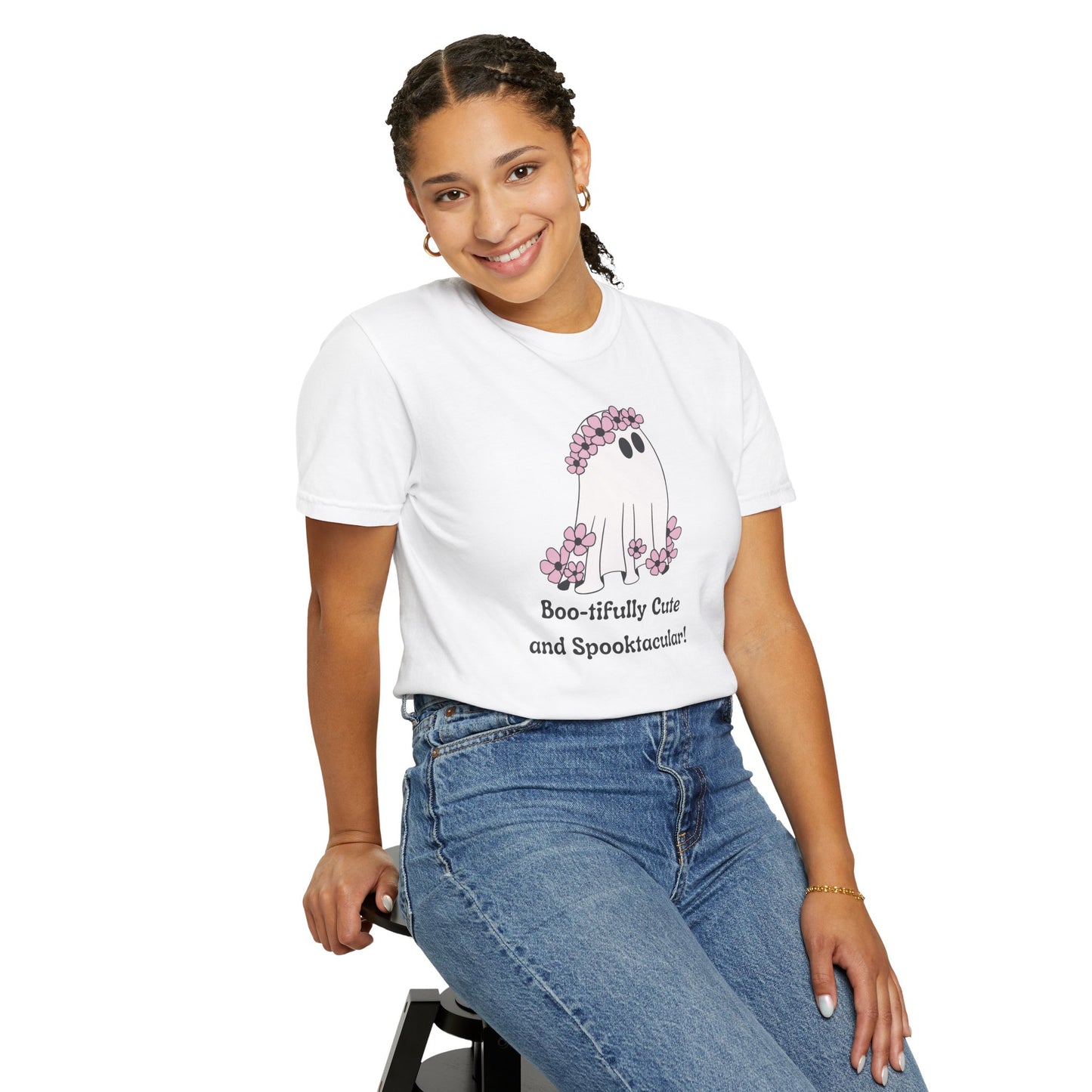 Boo-tiful Ghost Tee – Floral Charm Meets Halloween Fun!