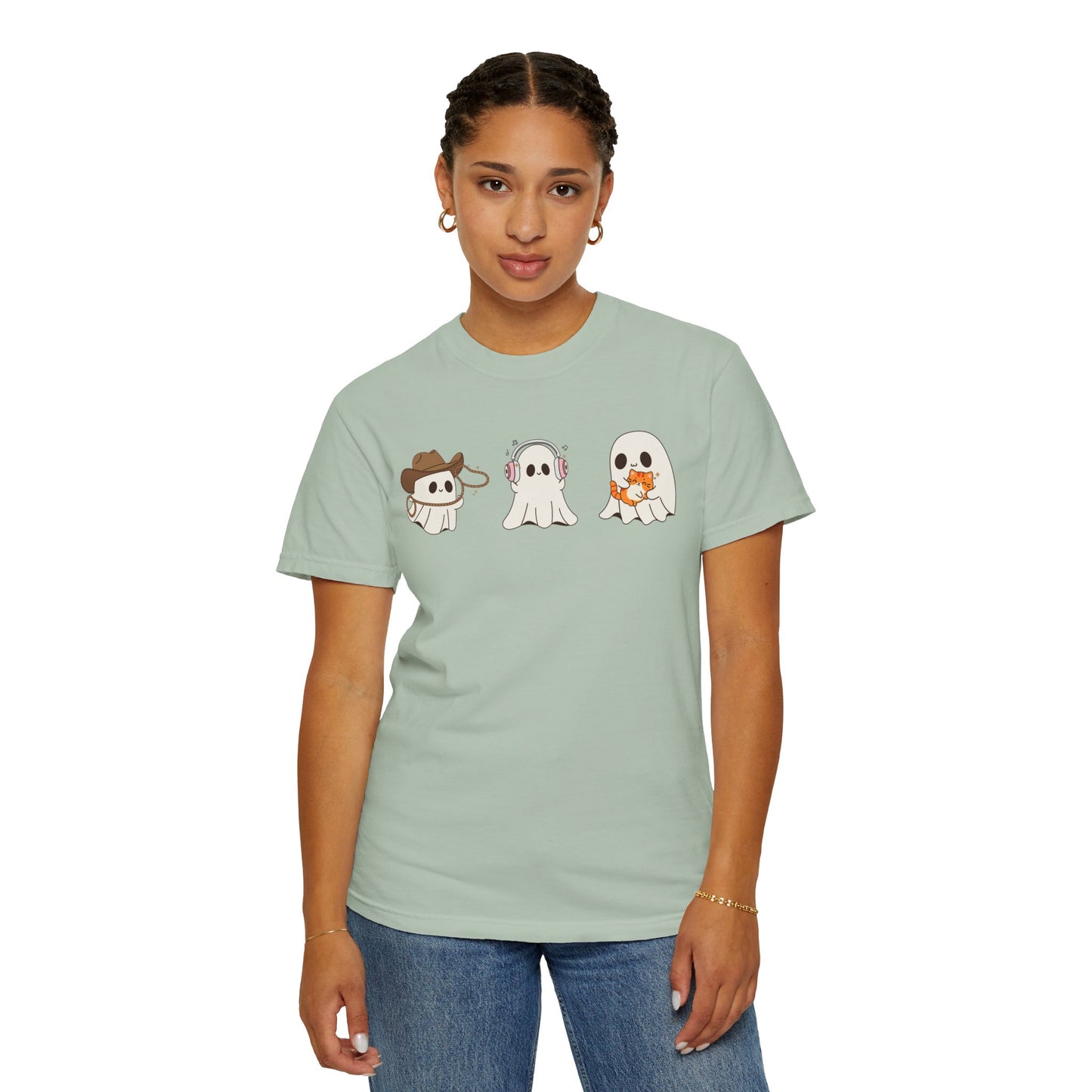 Halloween Ghost Trio T-Shirt – Purple Unisex Tee for Spooky Season & Costume Parties