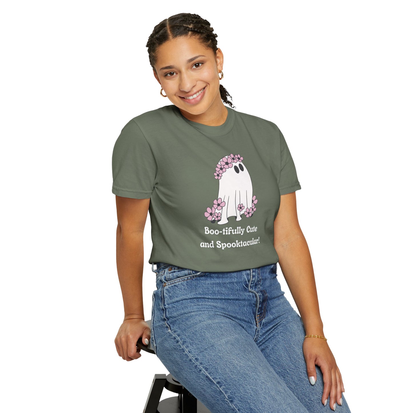 Boo-tiful Ghost Tee – Floral Charm Meets Halloween Fun!