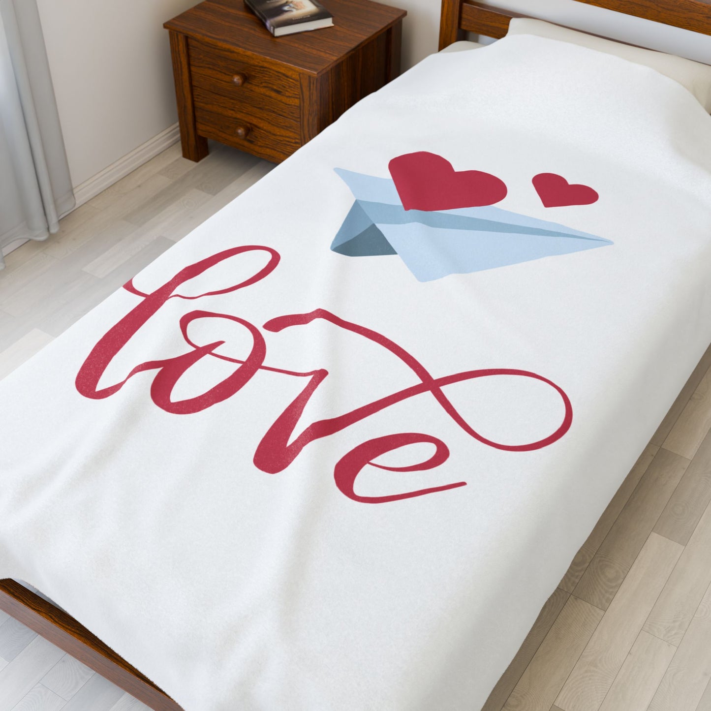Flying Hearts with Love Printed Velveteen Plush Blanket