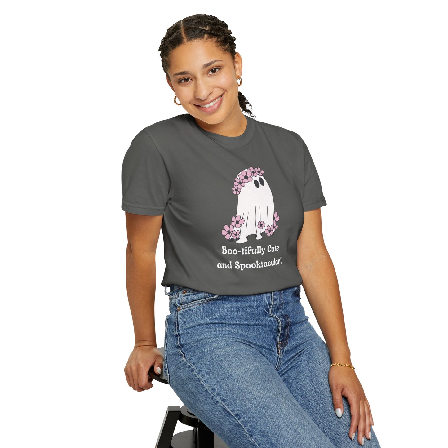 Boo-tiful Ghost Tee – Floral Charm Meets Halloween Fun!