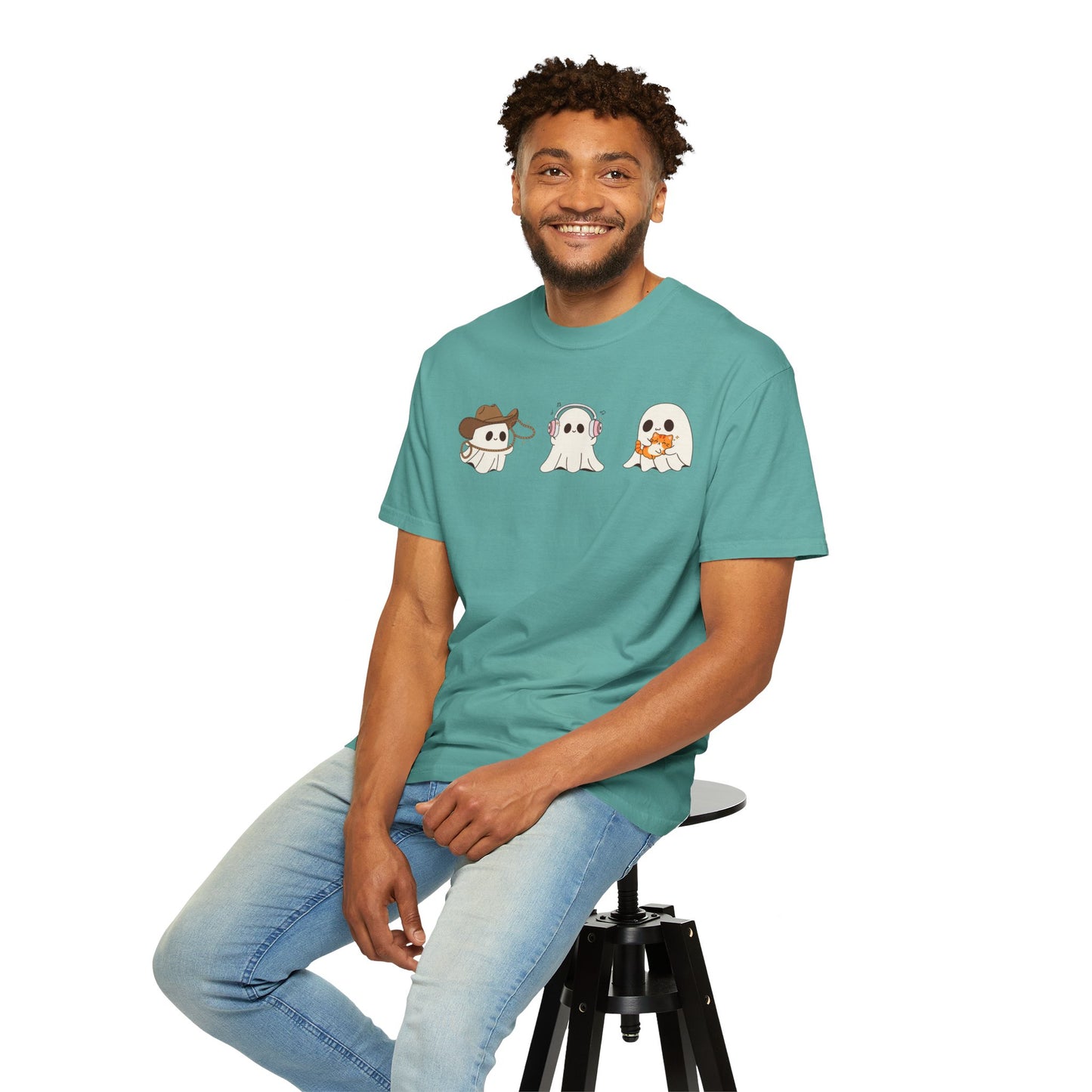 Halloween Ghost Trio T-Shirt – Purple Unisex Tee for Spooky Season & Costume Parties