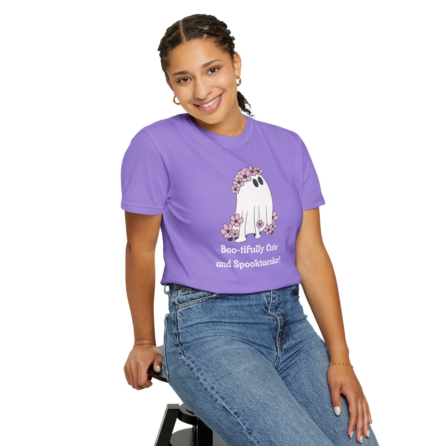 Boo-tiful Ghost Tee – Floral Charm Meets Halloween Fun!