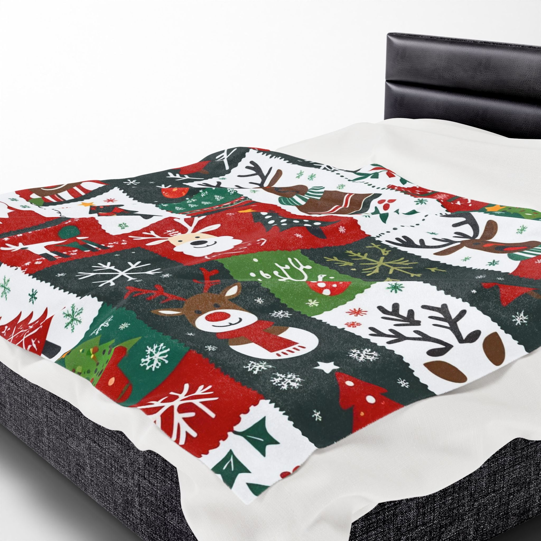 Patchwork Christmas Velveteen Plush Blanket – Reindeer, Trees & Snowflake Holiday Print