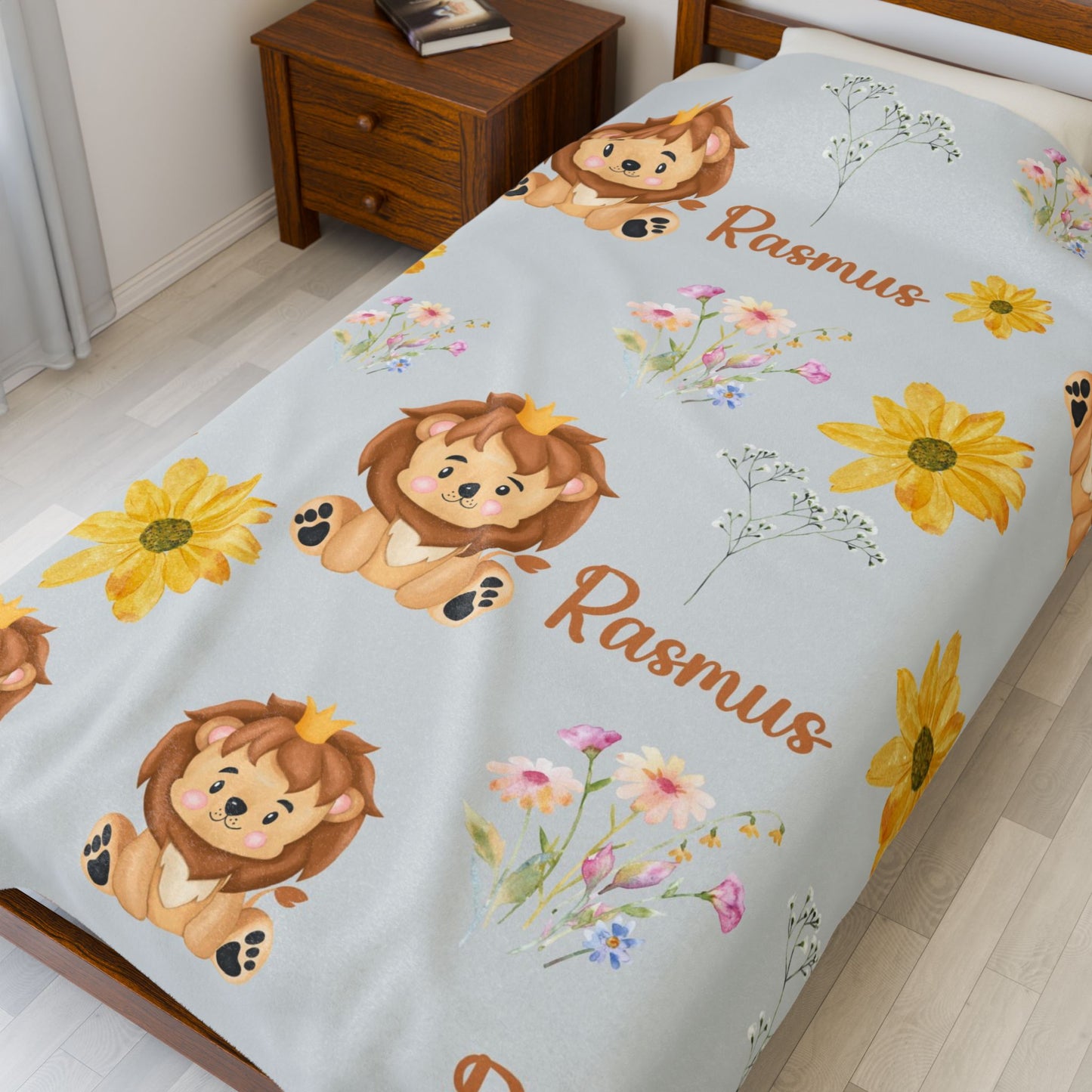 Personalized Lion Baby Blanket – Velveteen Plush Safari-Themed Name Blanket for Newborns, Baby Shower Gift