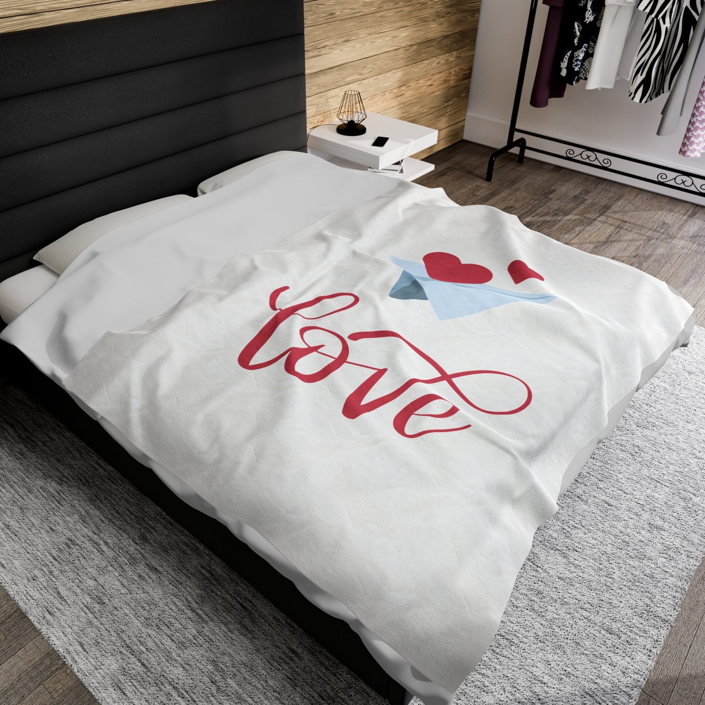 Flying Hearts with Love Printed Velveteen Plush Blanket