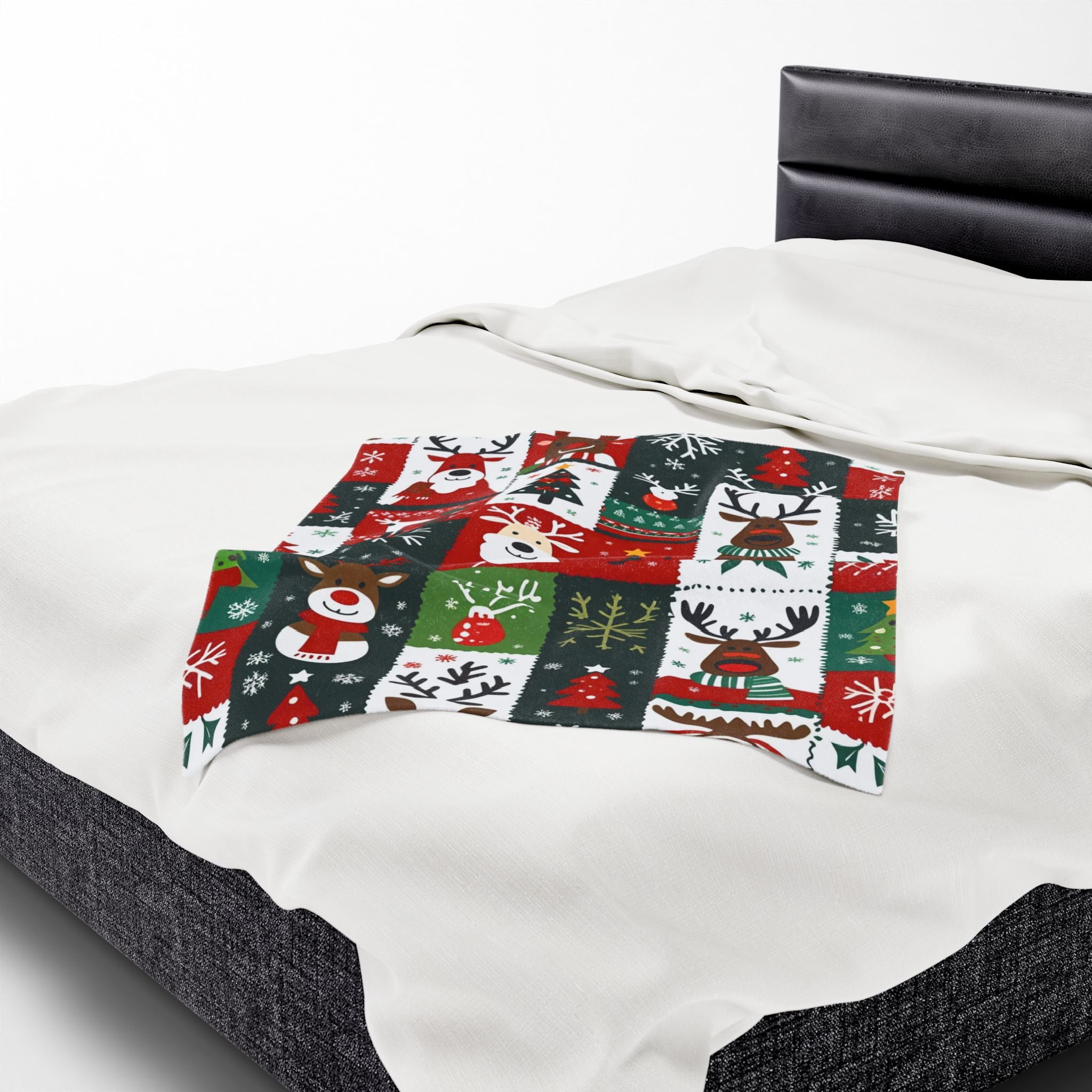 Patchwork Christmas Velveteen Plush Blanket – Reindeer, Trees & Snowflake Holiday Print