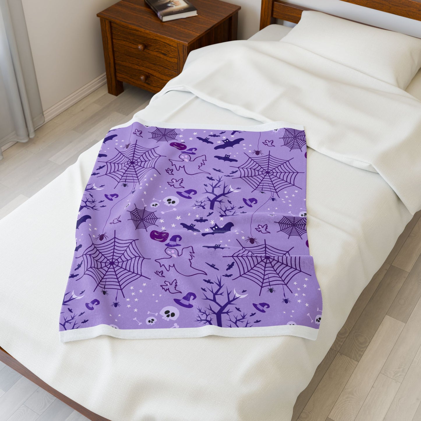 Halloween Plush Blanket – Cozy Throw with Ghosts, Bats, Pumpkins & Spiderwebs