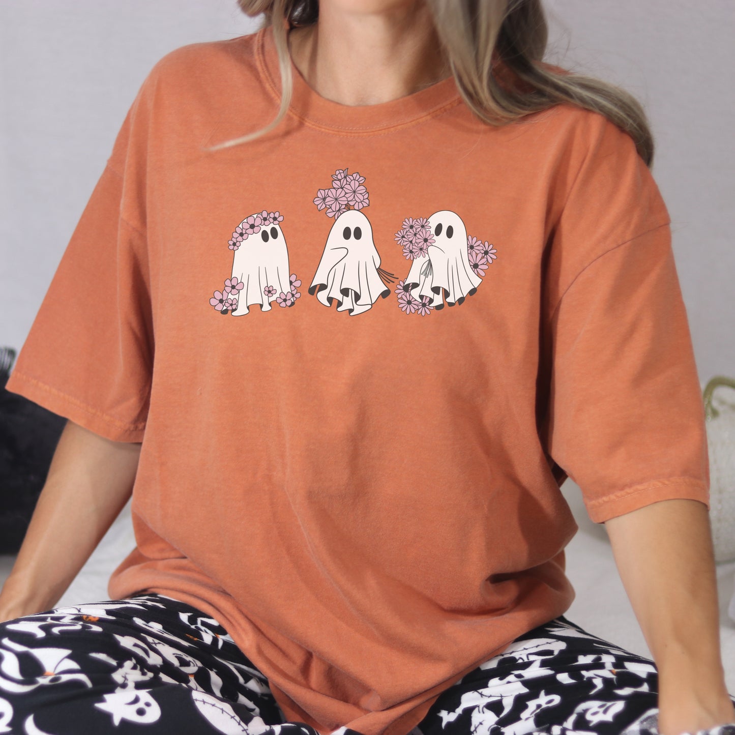 Floral Ghost Halloween T-Shirt – Cute Comfort Colors Fall Tee with Pink Flowers