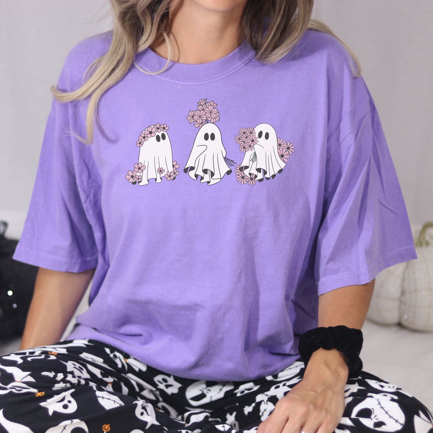 Floral Ghost Halloween T-Shirt – Cute Comfort Colors Fall Tee with Pink Flowers
