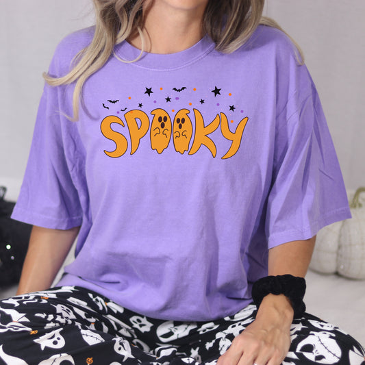 Spooky Ghost Comfort Colors T-Shirt – Retro Purple Halloween Tee for Women