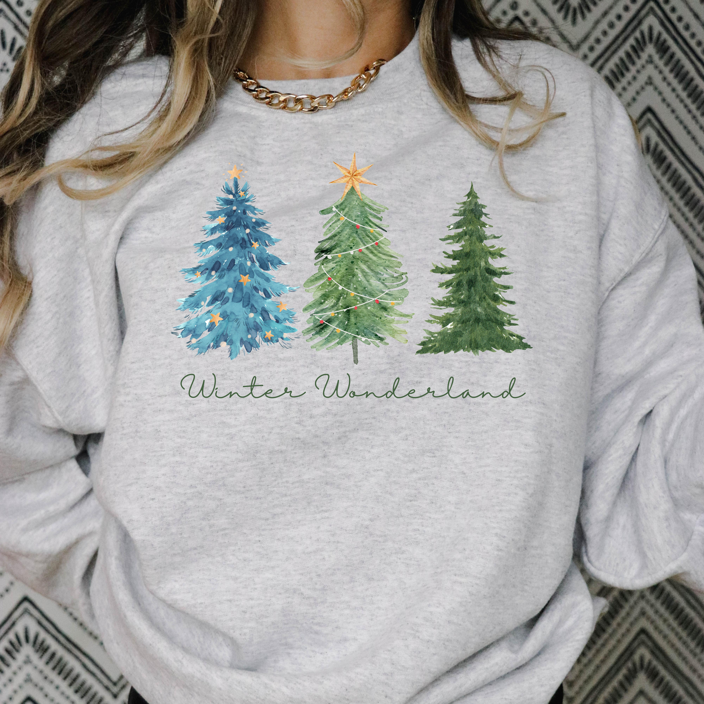 Winter Wonderland Christmas Sweatshirt – Cozy Snowflake Crewneck Pullover