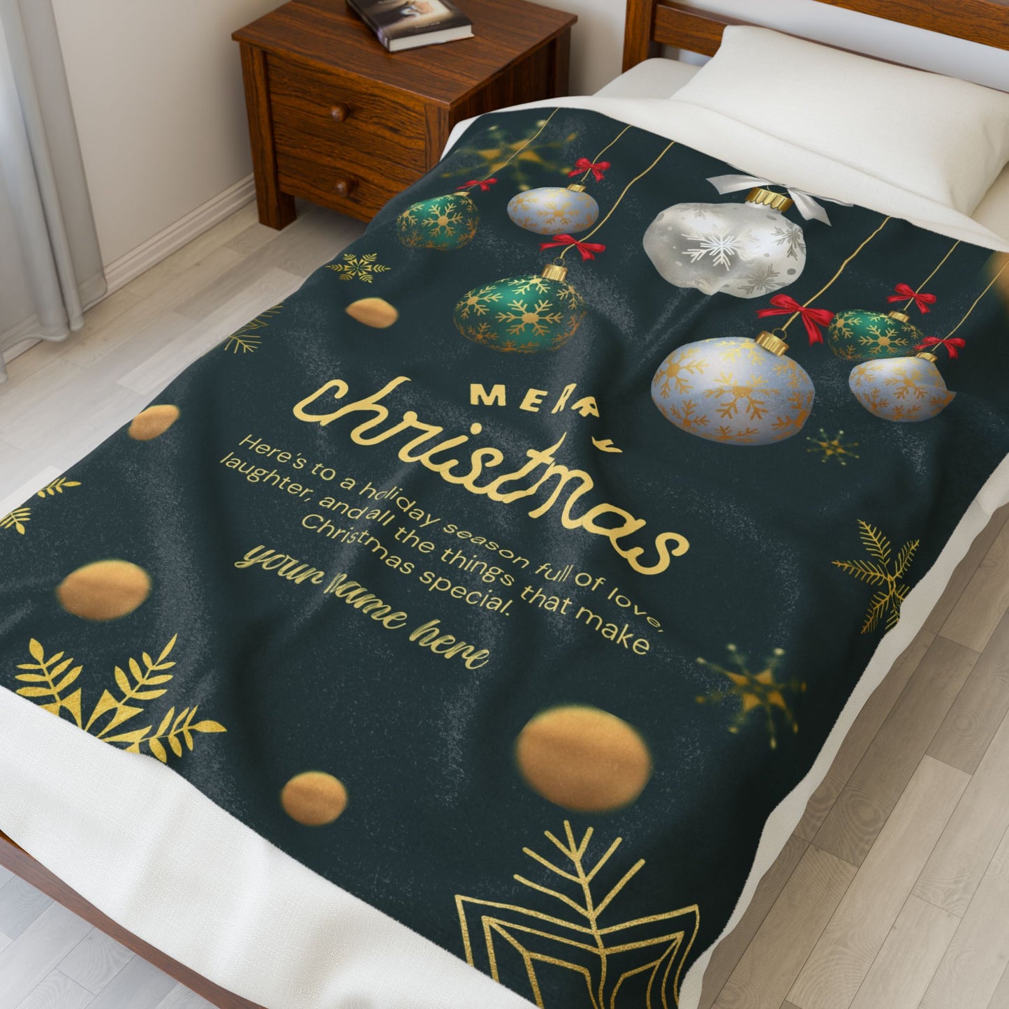 Elegant Green & Gold Christmas Blanket – Personalized Holiday Gift with Ornaments and Message