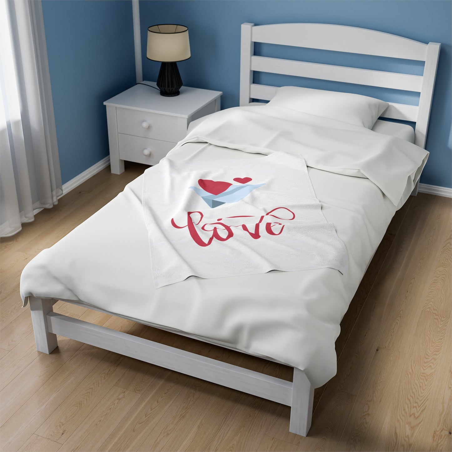 Flying Hearts with Love Printed Velveteen Plush Blanket