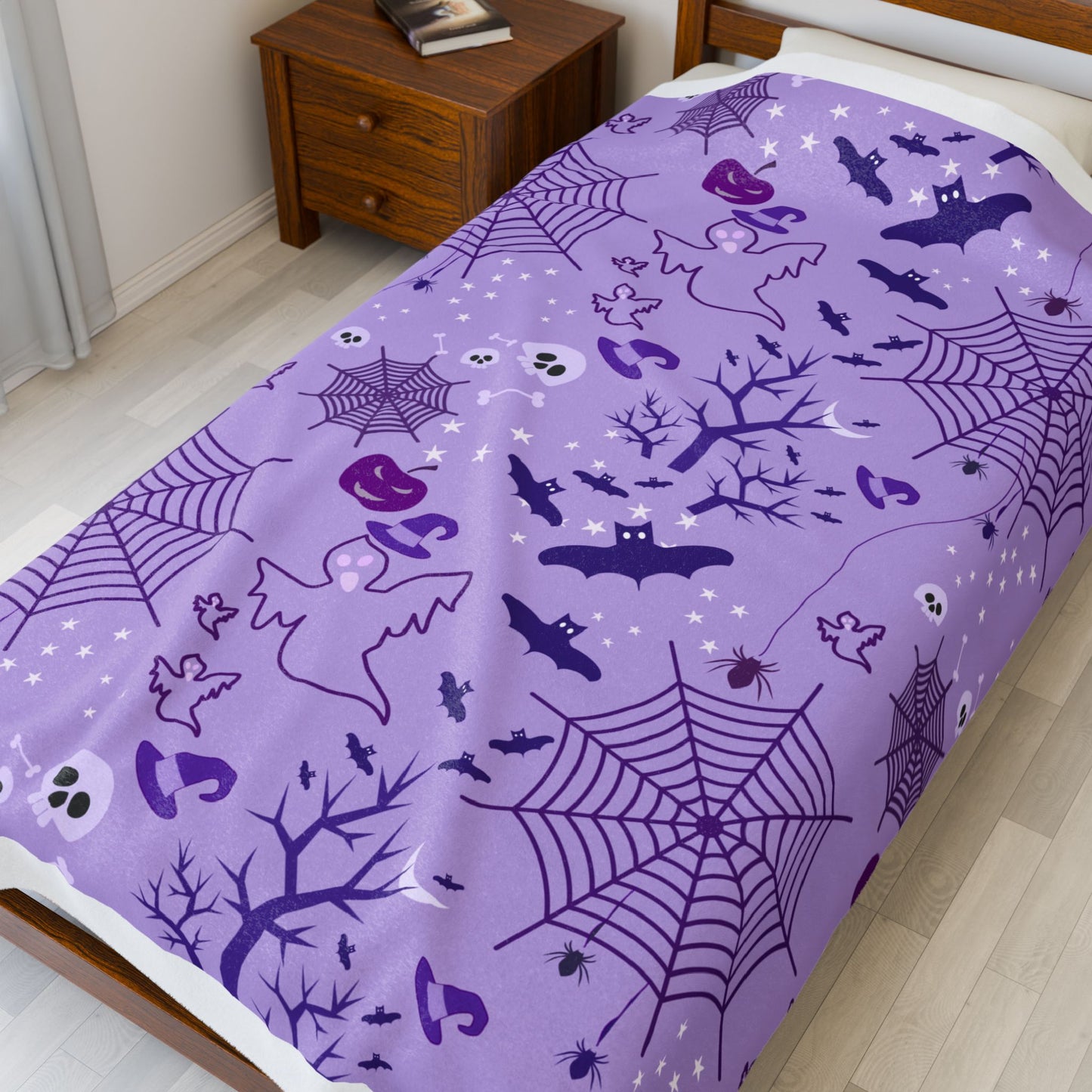 Halloween Plush Blanket – Cozy Throw with Ghosts, Bats, Pumpkins & Spiderwebs